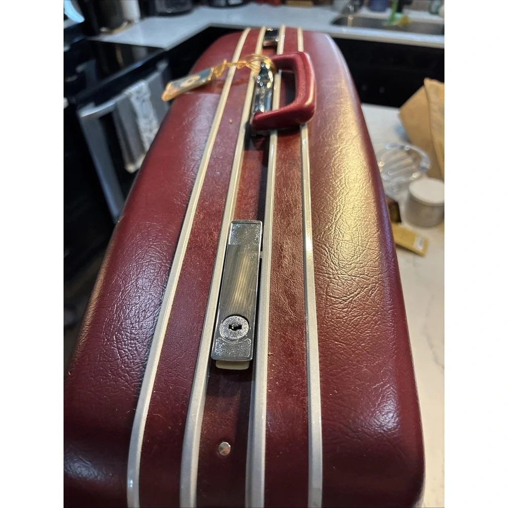 Vintage Samsonite Silhouette II Burgundy 23/28 Cartwheel Hard Luggage • Survivor